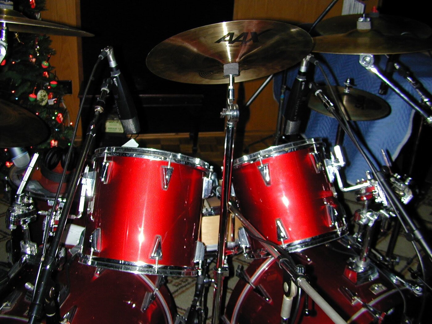 The drum kit from the throne, cymbals and toms mic'd